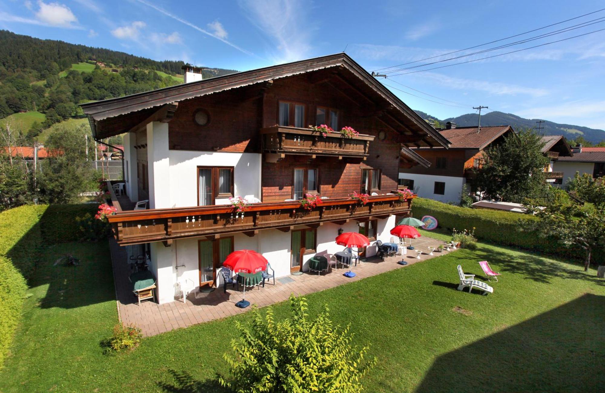 Brixana Hotell Brixen im Thale Exteriör bild